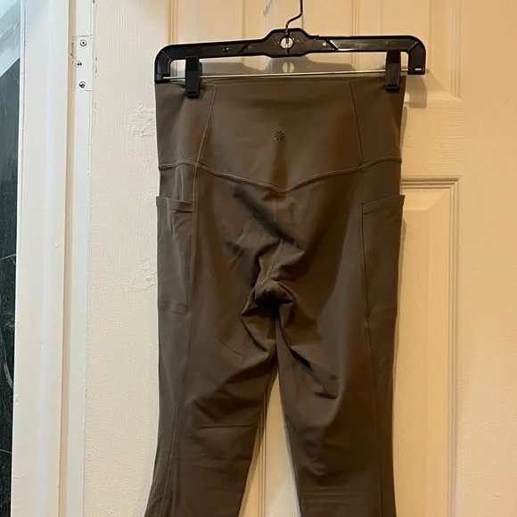 Athlete Salutations 7/8 Yoga Tight - Picture 4 of 5